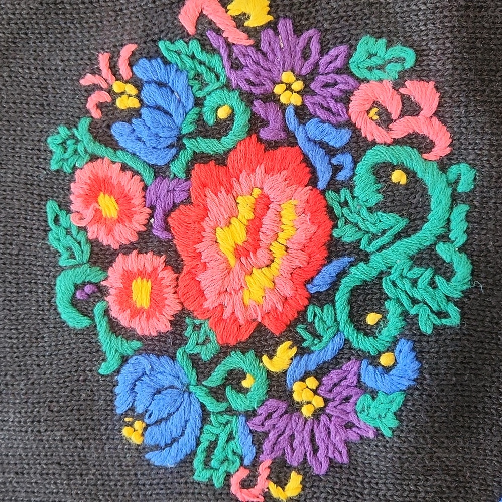 Vintage 90s Embroidered Floral Sweater Retro Black Knit Pullover M - Picture 8 of 14